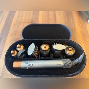 Dyson Airwrap multi-styler complete in Nickel/Cooper